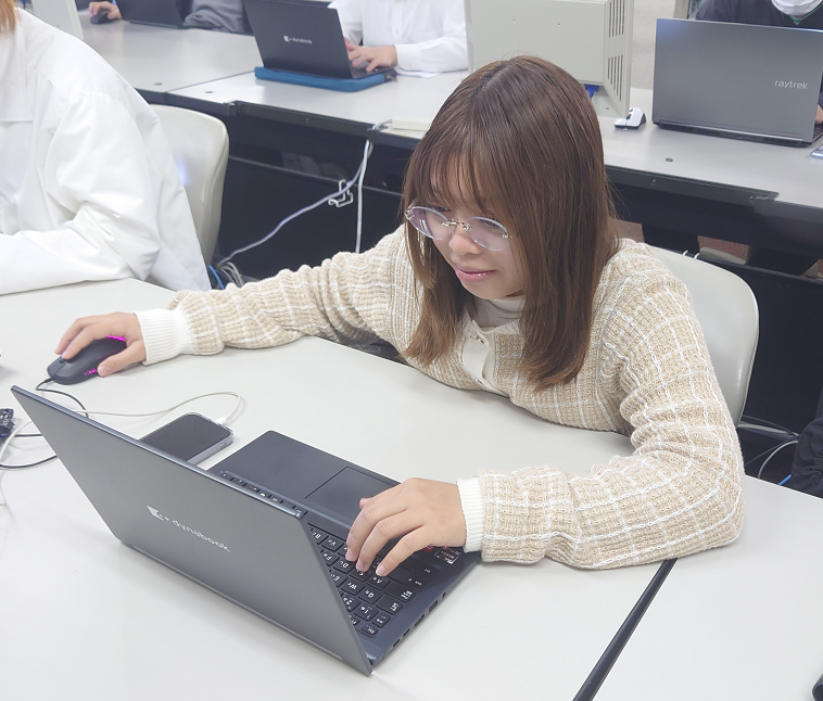 ロジ女子への第一歩。Pythonで“考える力”を身につける授業